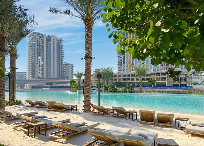 Fam Living - Vida Residences Stylish 2Br Creekfront Charm