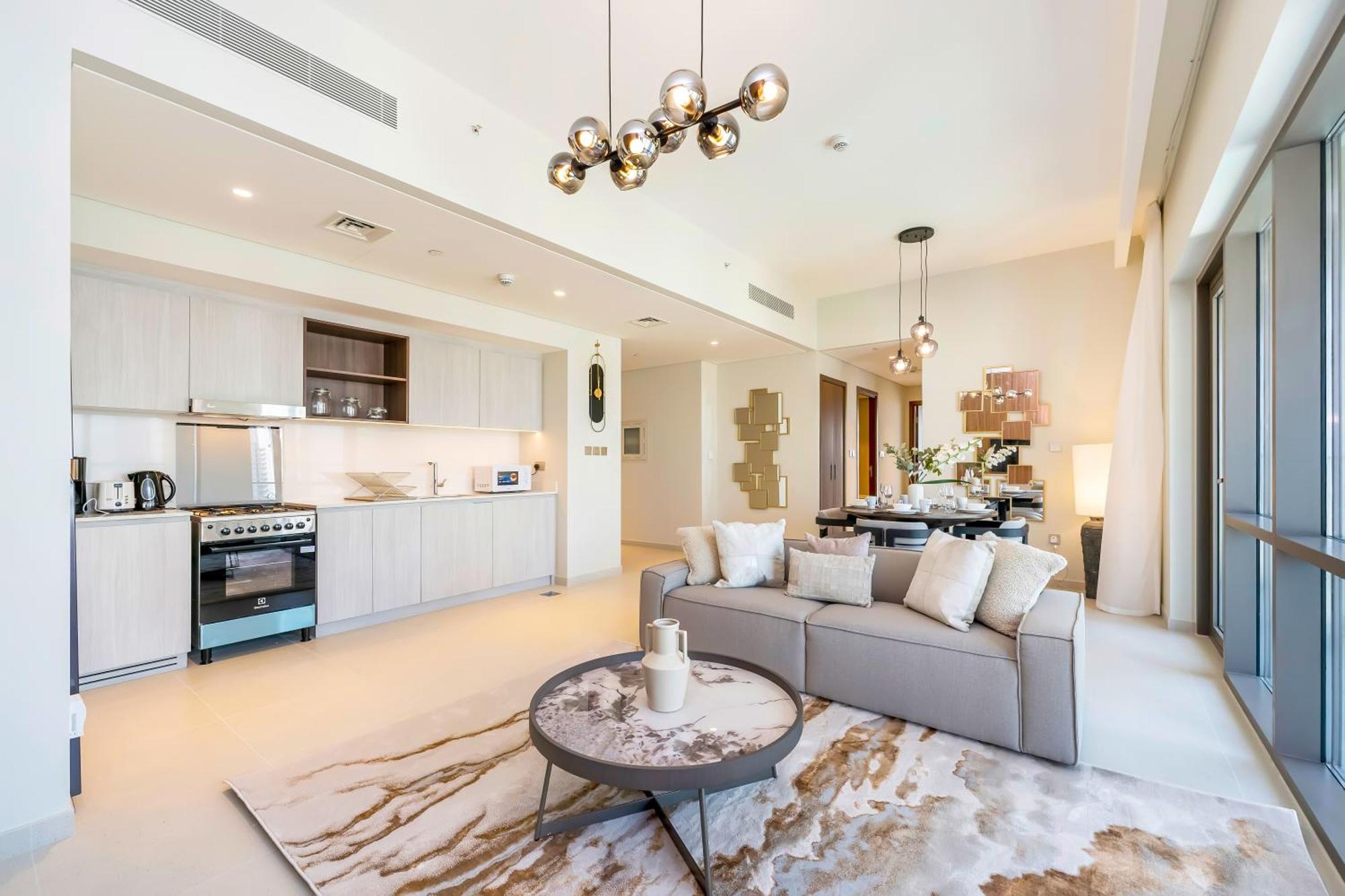 Fam Living - Vida Residences Stylish 2br Creekfront Charm Apartment Dubai