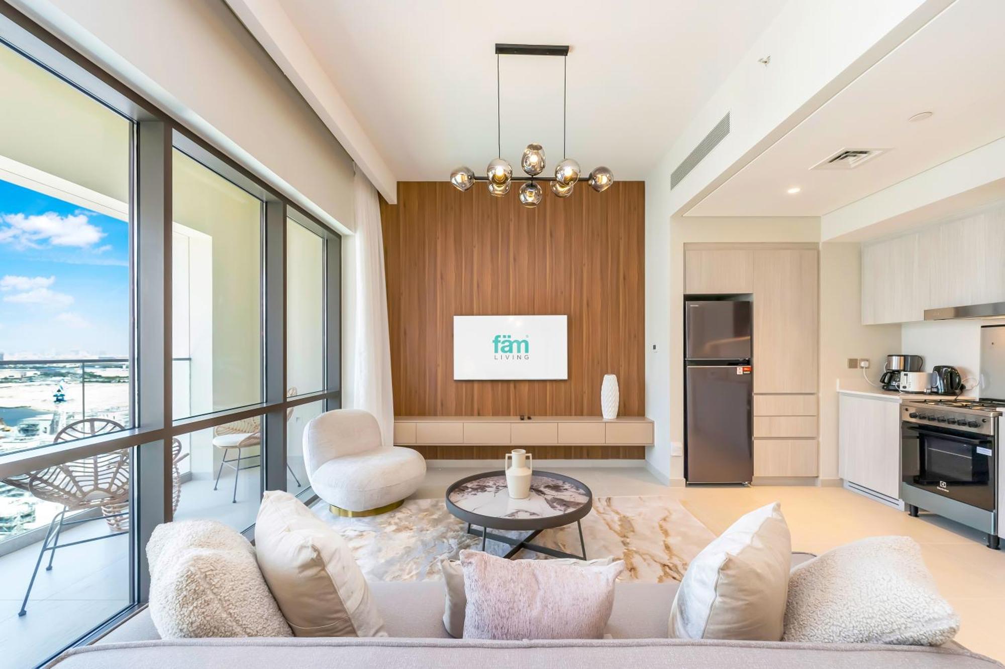 Fam Living - Vida Residences Stylish 2br Creekfront Charm Apartment *